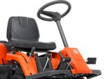 Husqvarna Frontmäher R 112C5 mit Mähdeck Combi 85 – Winterpaket mit Schneeschild, Gummileiste und Schneeketten – Bild 3