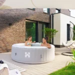 HOME DELUXE - Outdoor Whirlpool - SPLASH + Kissen, Getränkehalter und Sonnendach - Farbe: Grau - ⌀ 208 cm, 130 Luftdüsen - inkl. Abdeckung, Reparaturset, Filterset I Außen Spa für 6 Personen – Bild 5
